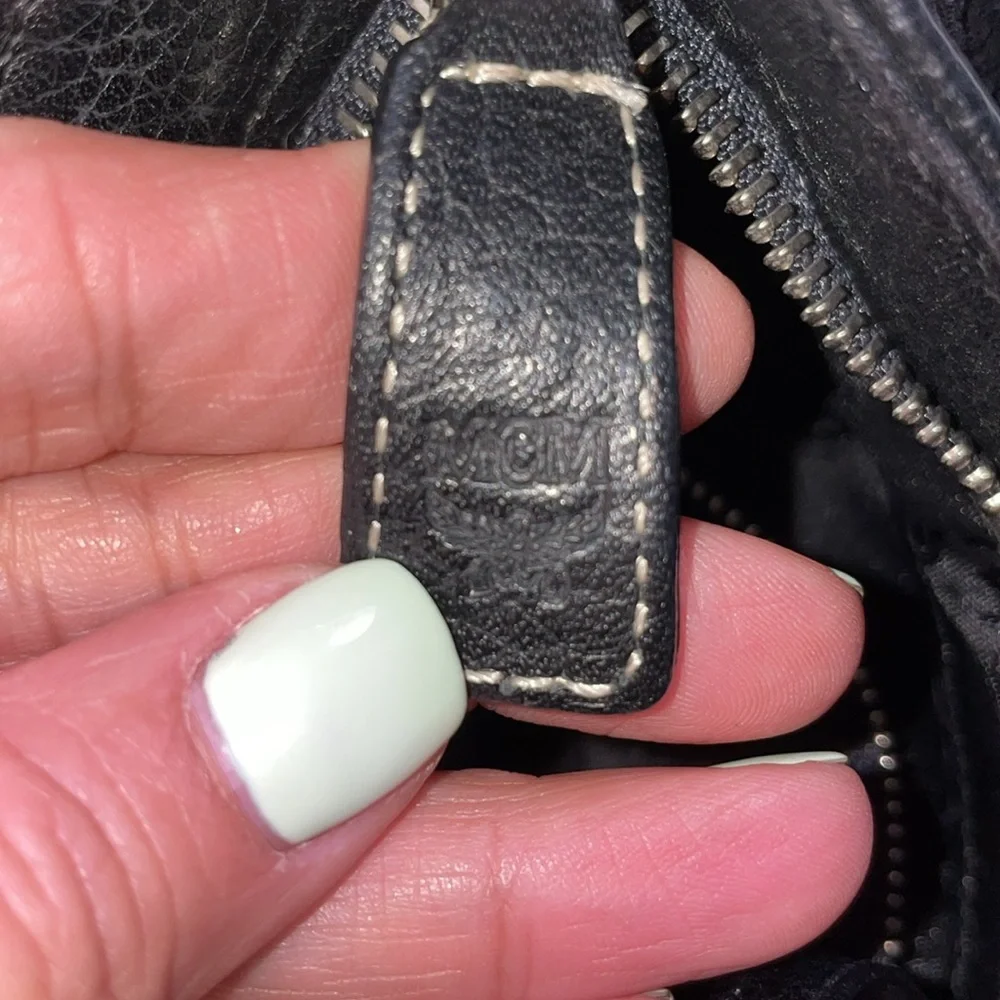 Mcm leather bag in great condition no call outs.